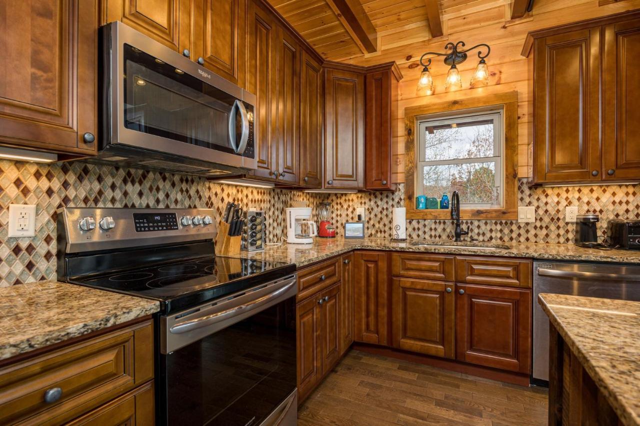 Ridge View Lodge Nature And Mountain View - Hot Tub - Firepit - Yard - Games Gatlinburg Eksteriør bilde