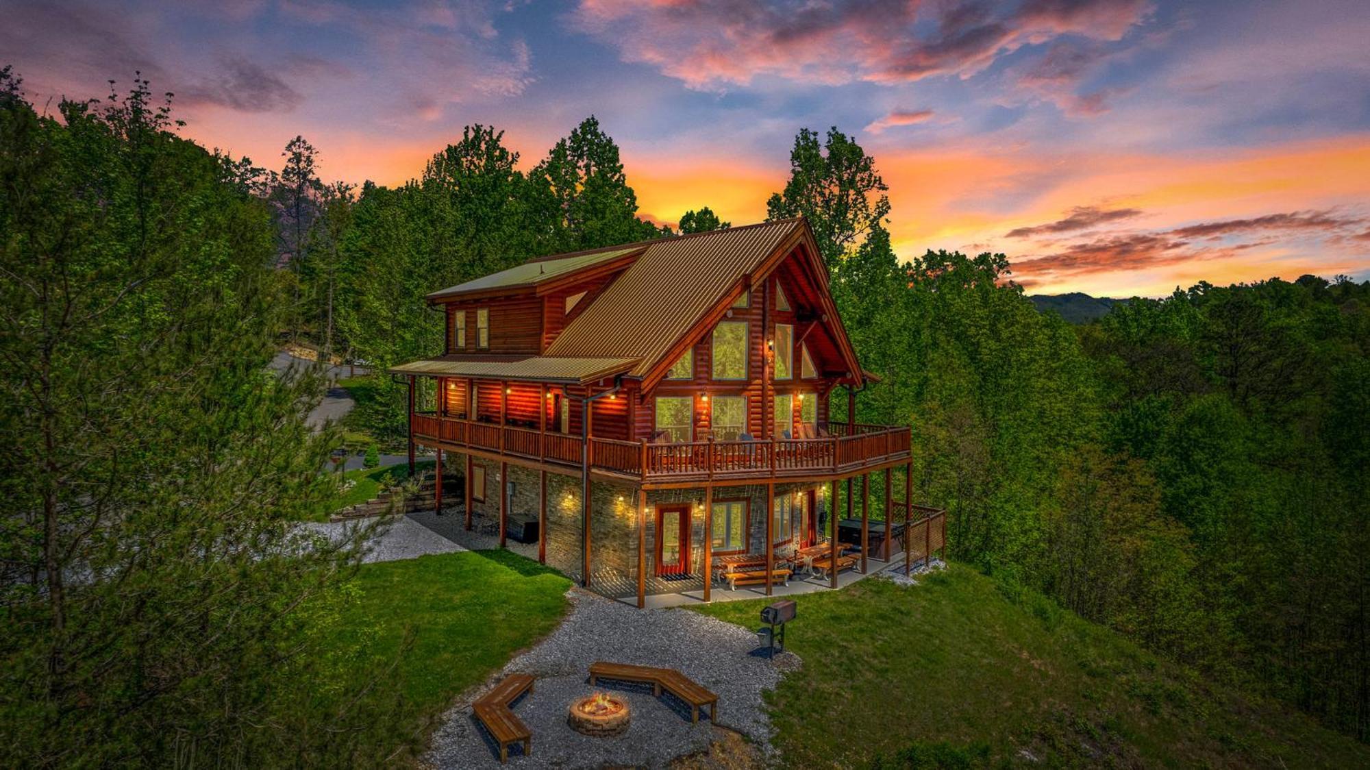 Ridge View Lodge Nature And Mountain View - Hot Tub - Firepit - Yard - Games Gatlinburg Eksteriør bilde