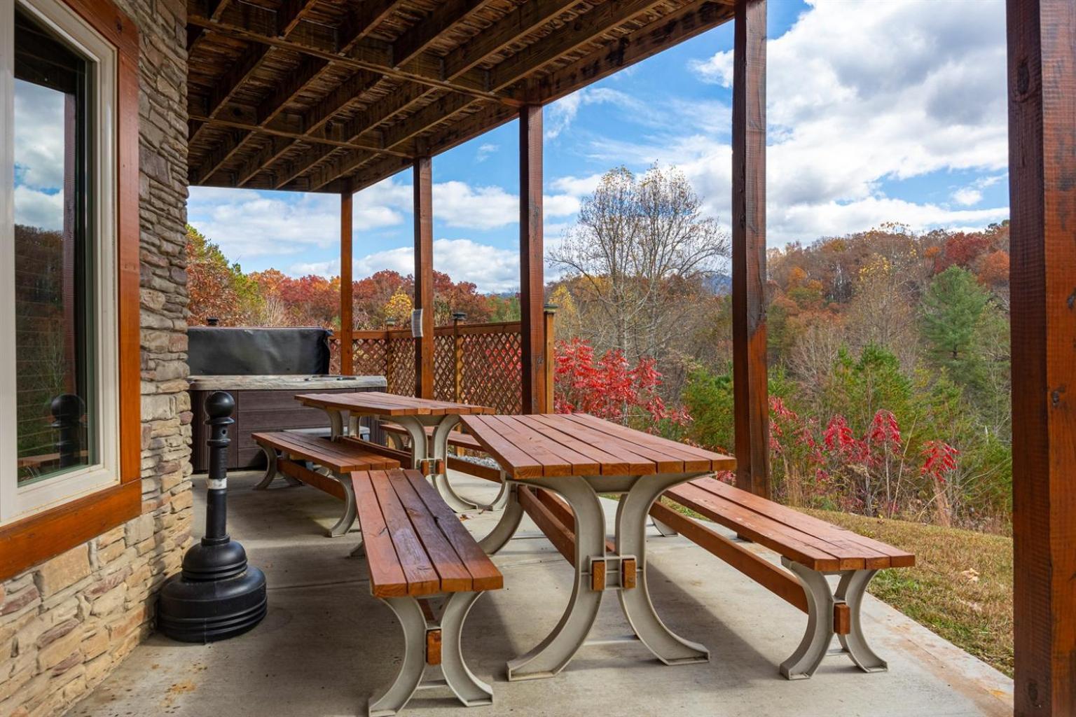 Ridge View Lodge Nature And Mountain View - Hot Tub - Firepit - Yard - Games Gatlinburg Eksteriør bilde